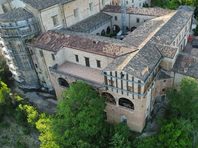 Intervento di miglioramento e adeguamento sismico su edificio storico